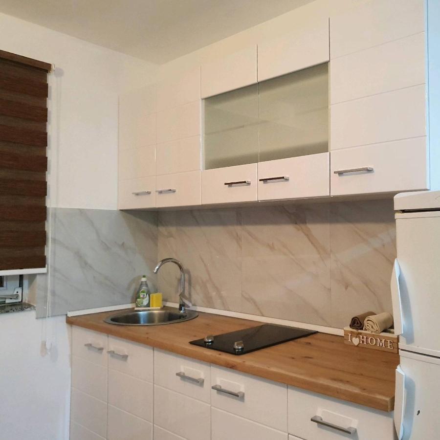 Apartments Arna Visoko Eksteriør billede