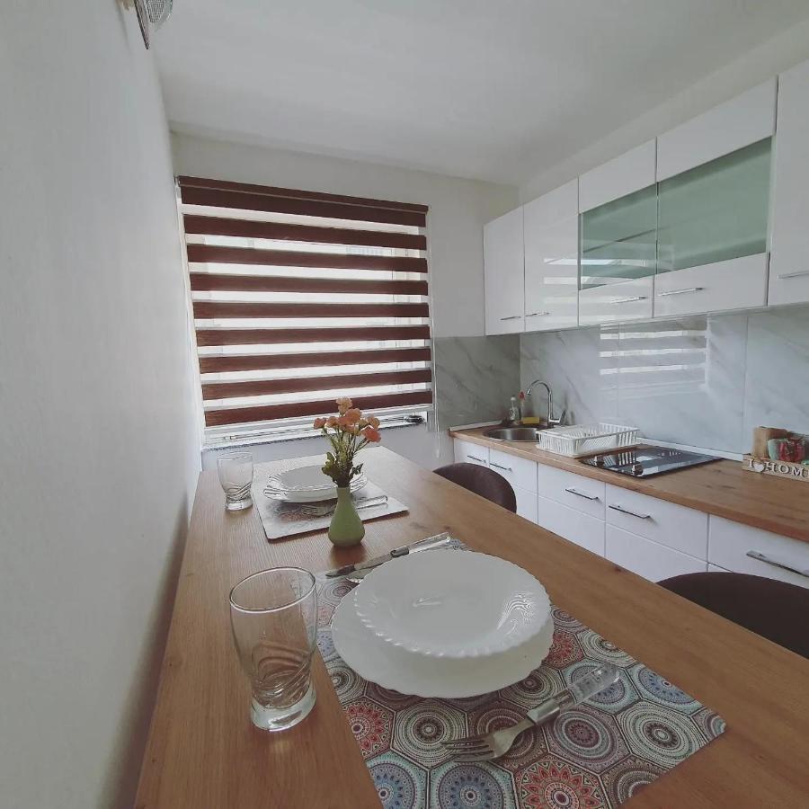 Apartments Arna Visoko Eksteriør billede